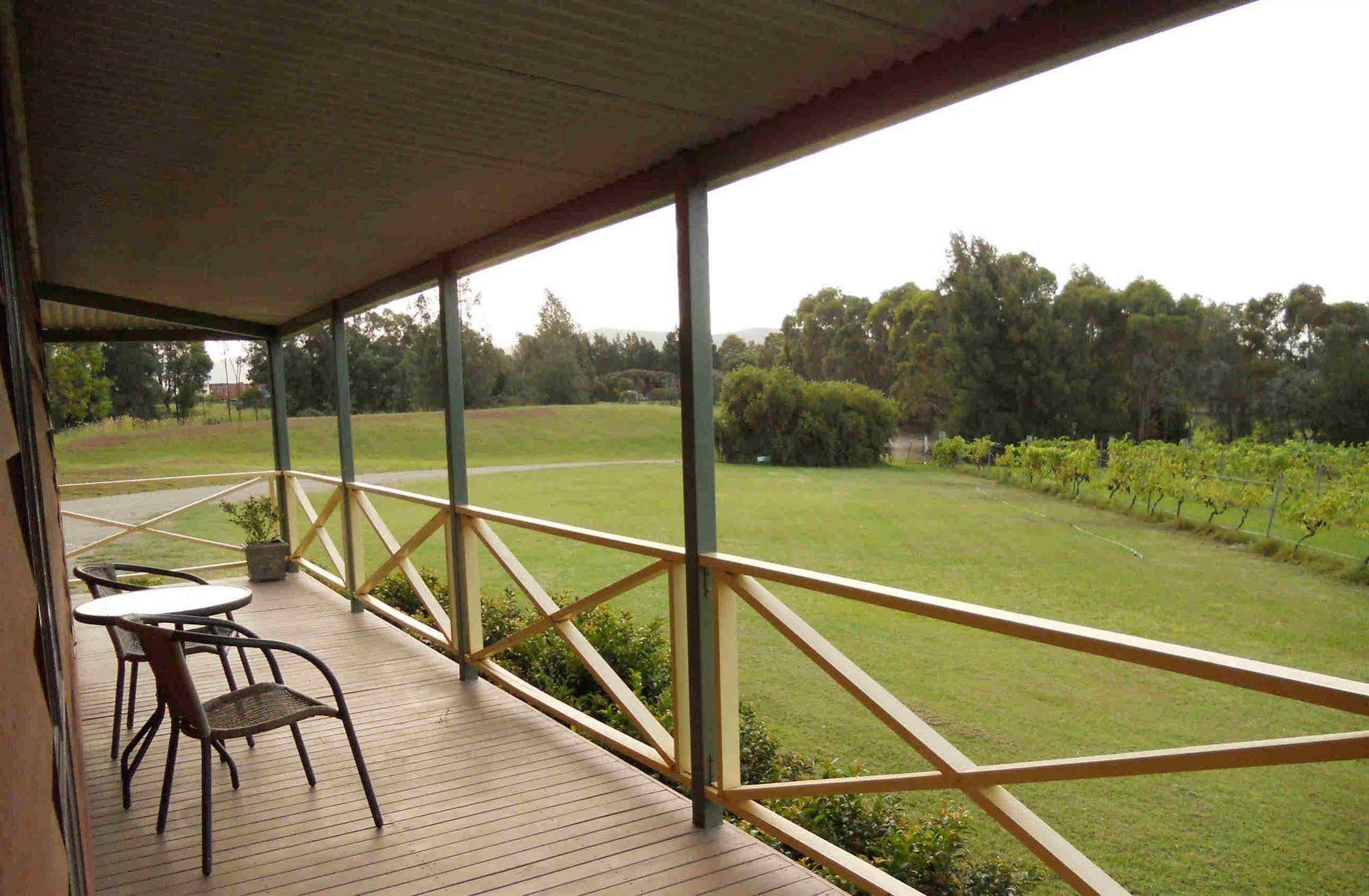 Cabins On Halls Pokolbin Exterior photo