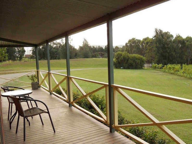 Cabins On Halls Pokolbin Exterior photo